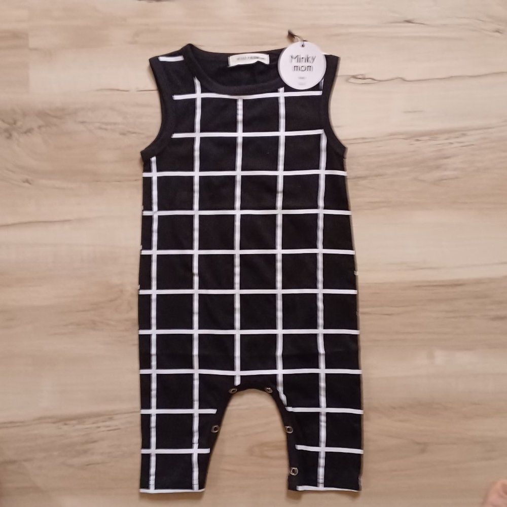 NWT One piece boys 3-6m Black and white jumper